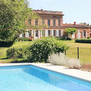  Maison d'hôtes Manzana Au Chateau Lavalade